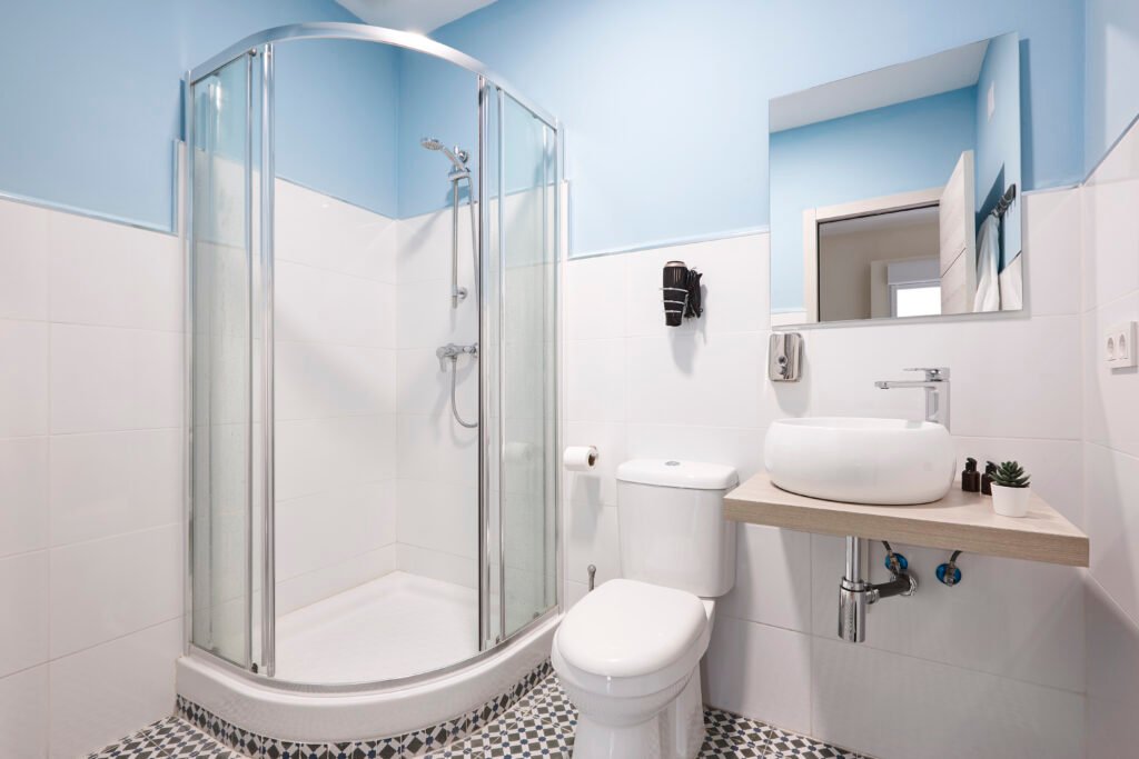 Functional-Small-Bathroom