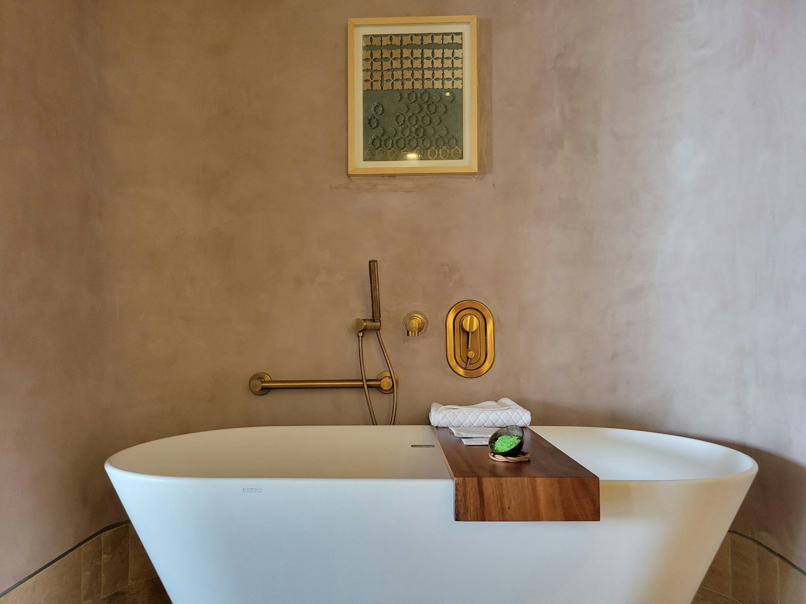 bathtub