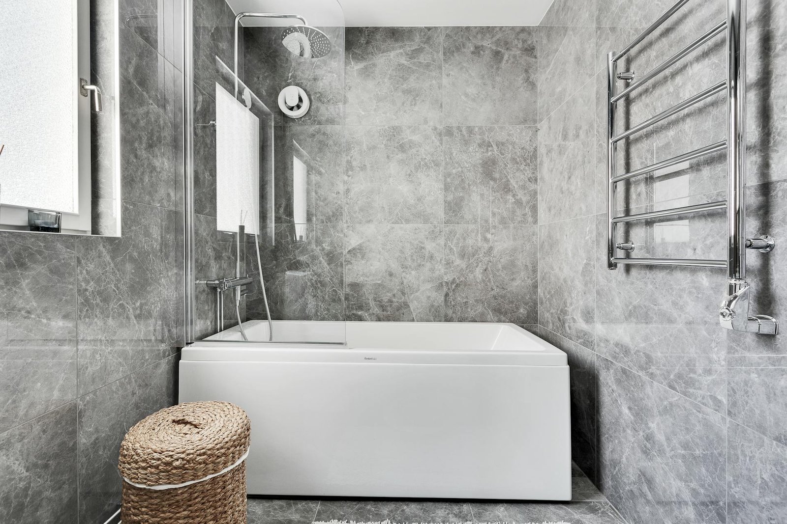 square bathtub