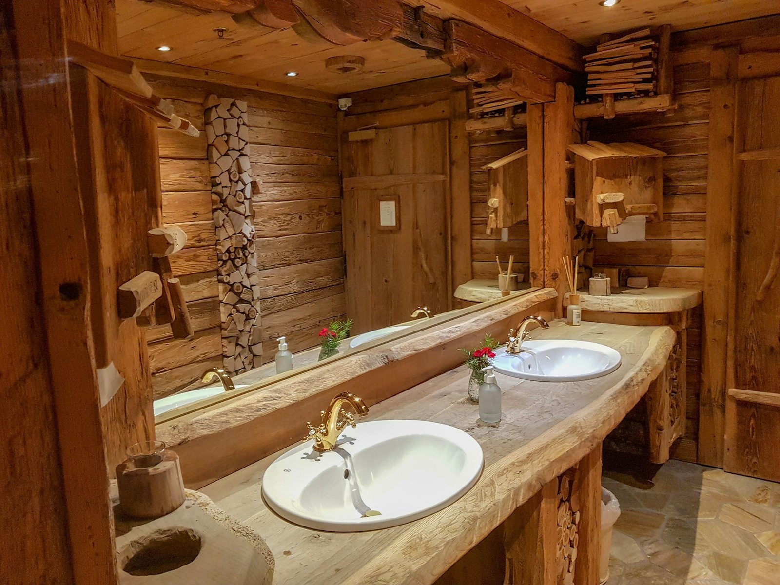 oak bathroom