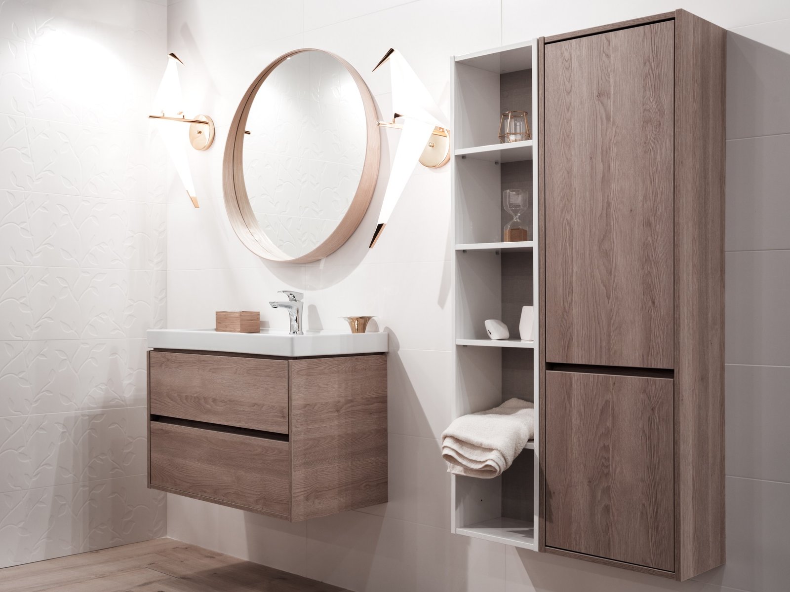wall-hung bathroom cabinet