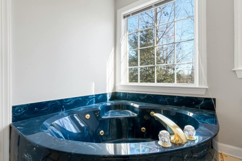 Corner Bathtub