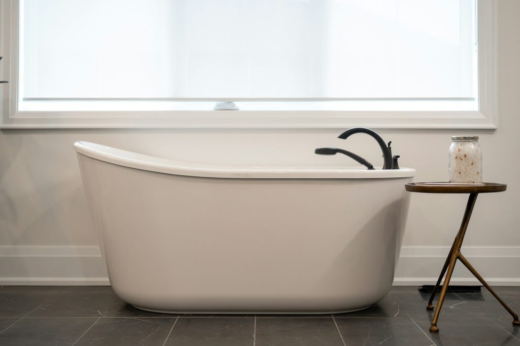 freestanding bathtub